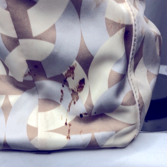 COACH Leather and Sateen Signature Audrey Chainlink Ivory Ivory Beige handbag. - Picture 8 of 16